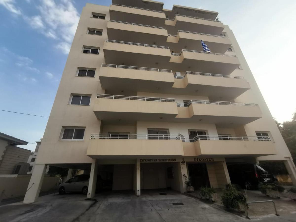 Sunny 2 Bedroom Larnaca Center Buitenkant foto