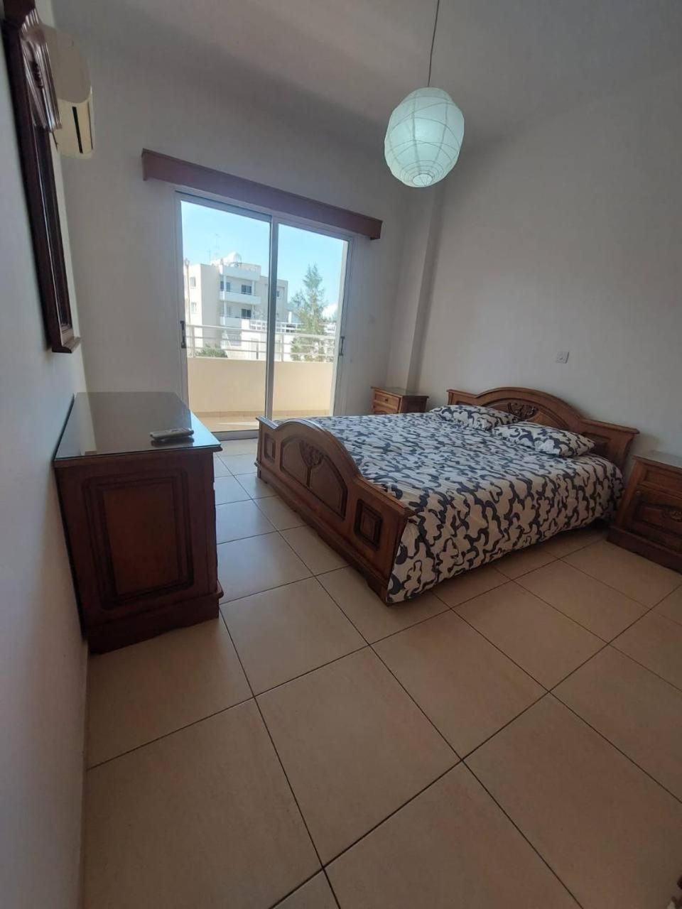 Sunny 2 Bedroom Larnaca Center Buitenkant foto