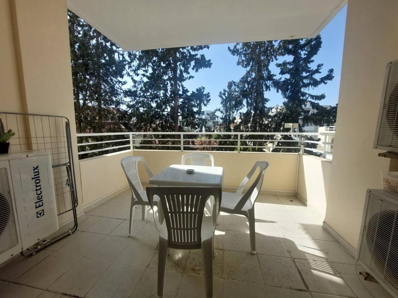 Sunny 2 Bedroom Larnaca Center Buitenkant foto